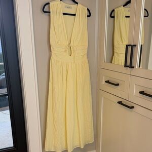 Abercrombie & Fitch Pale Yellow Sleeveless V-Neck Maxi Dress